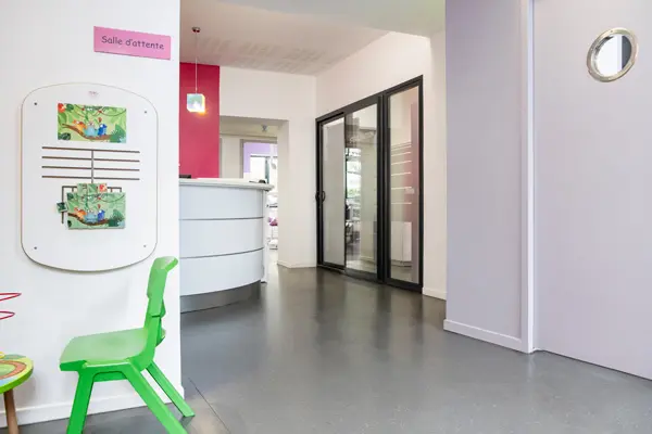 Accueil au cabinet Dentisterie Pédiatrique à Bordeaux Ornano