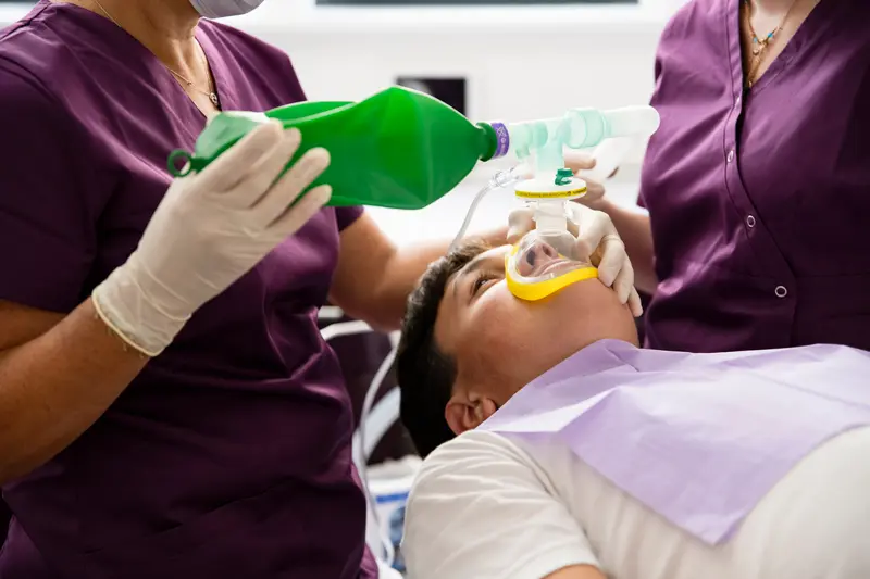 Image sédation consciente par inhalation MEOPA Dentisterie Pédiatrique Bordeaux, mal aux dents enfant